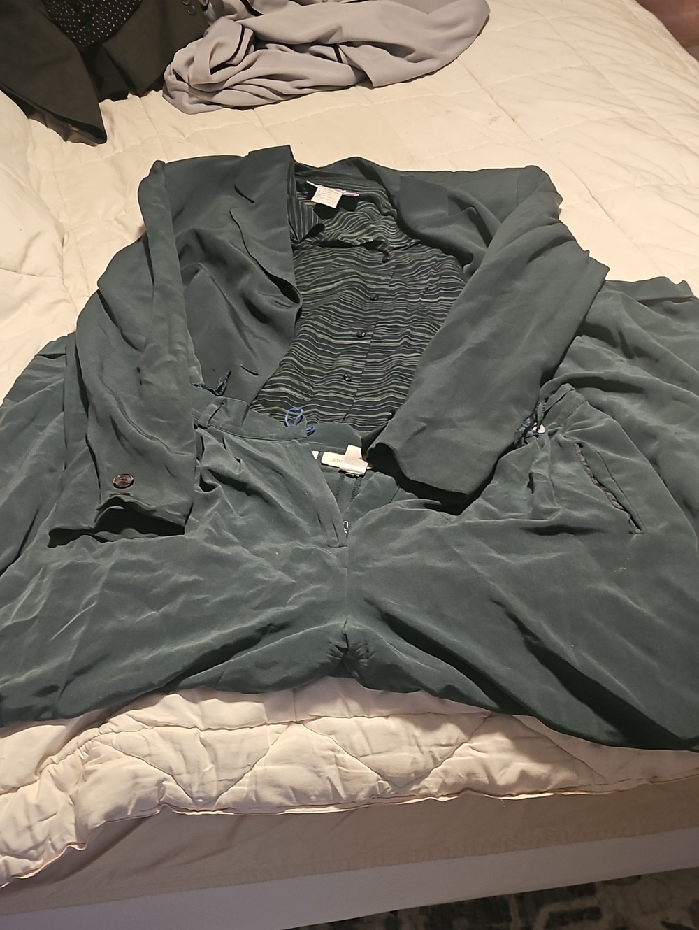 3 Piece Jones New York Suit.  Jacket, Sheer Top, Pants.